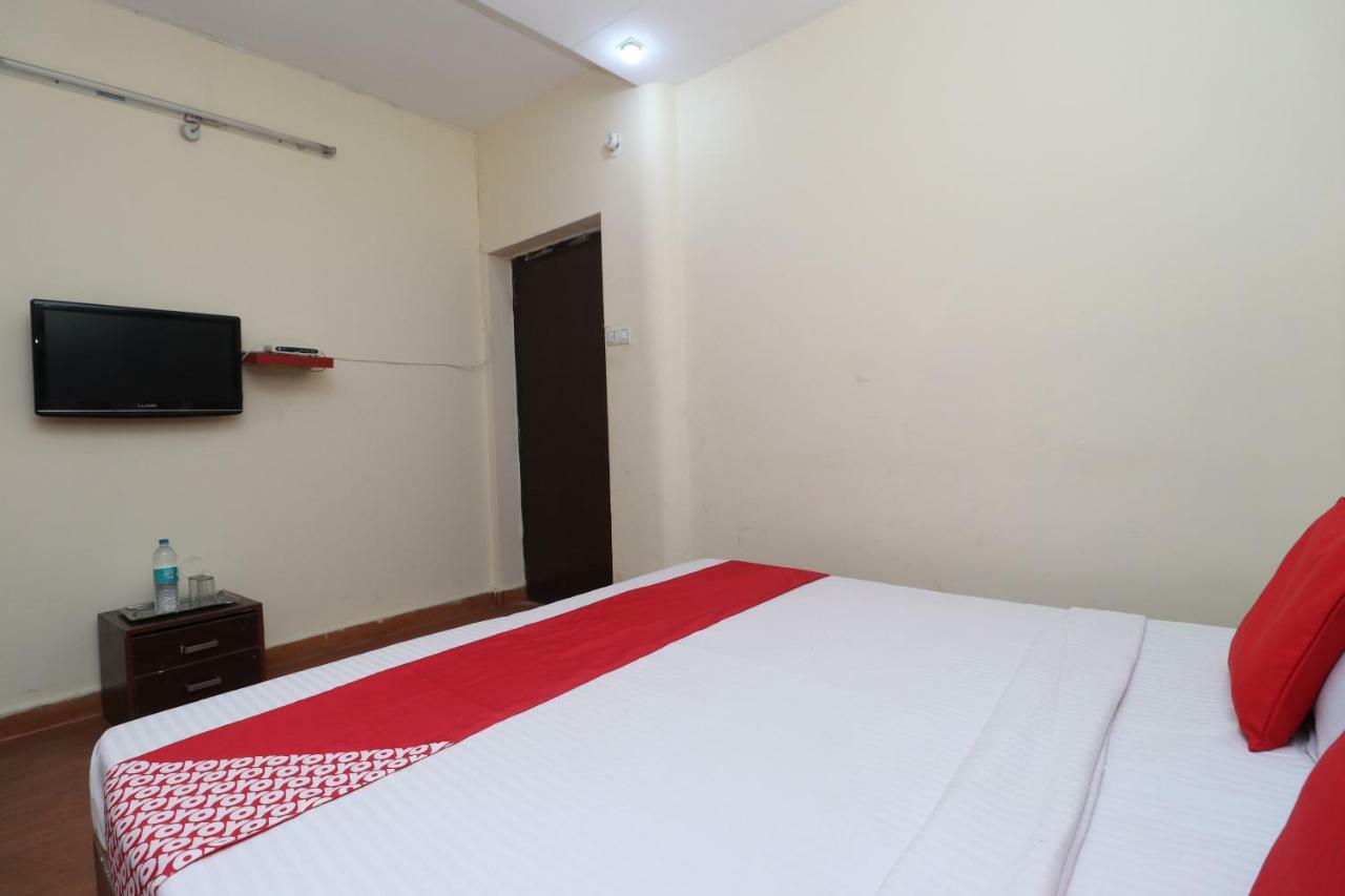 Oyo 29852 Hotel Golden View Abadpura Exterior foto