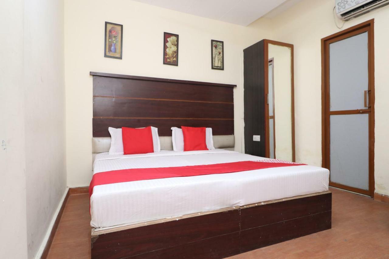 Oyo 29852 Hotel Golden View Abadpura Exterior foto